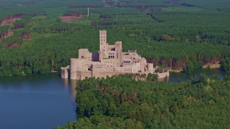 Schloss-Stobnica-Polen-Wielkopolska,-Natur