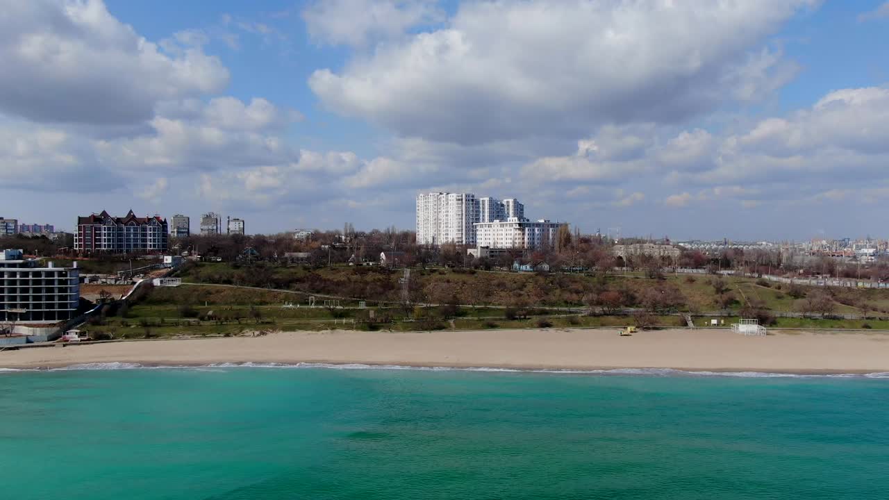 흑해는 화창한 날에 정말 검지 않습니다