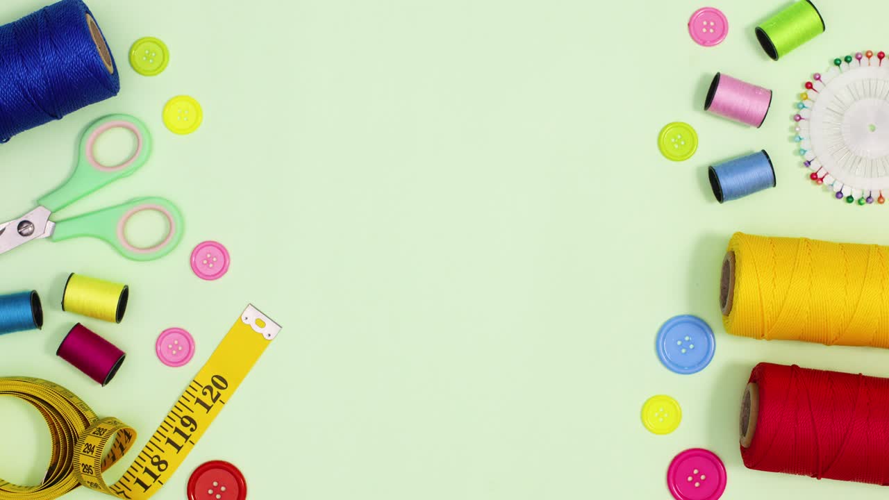 accesorios de costura y tejer se mueven en el lado izquierdo y derecho. detener el movimiento