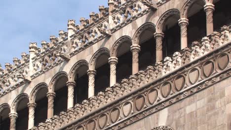 Medium-Shot-of-Palacio-de-Correos-de-Mexico,-Palacio-Postal-in-Ciudad-de-Mexico