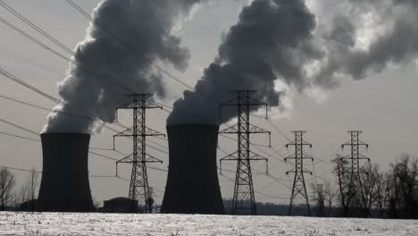 El-Humo-Se-Eleva-Desde-La-Planta-De-Energía-Nuclear-En-Three-Mile-Island-Pennsylvania