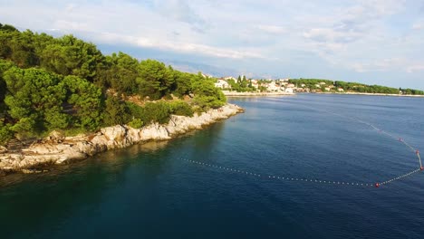 drone shot si la isla selca brac croacia europa