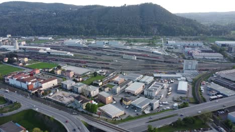 Vista-Aérea-De-La-Autopista-Drone-4k-Suiza