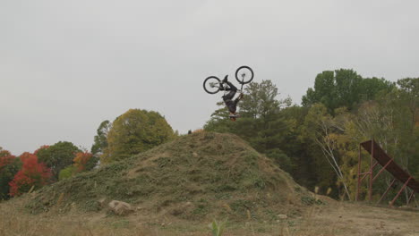 Choque-De-Deportes-Extremos---Choque-De-Bicicleta-De-Montaña-De-Deporte-Extremo