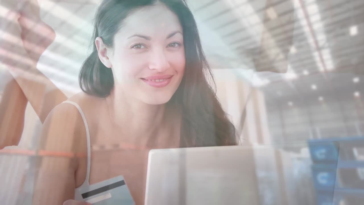 사회적 거리를 유지하는 백인 여성이 집에서 온라인으로 구매하고 있습니다.