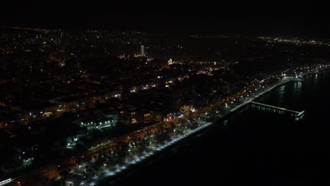 ciudad costera de medianoche