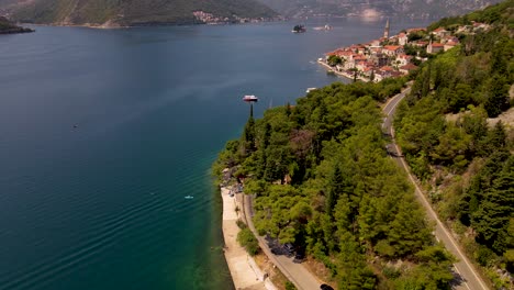 Vista-Aérea-Fantástica-Puerto-Bahía-De-Kotor