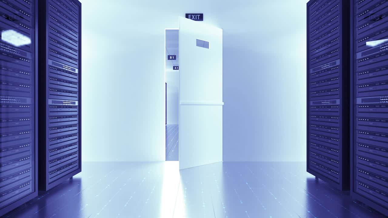 серверные стойки в современном центре обработки данных. камера медленно движется. беспрепятственный цикл.