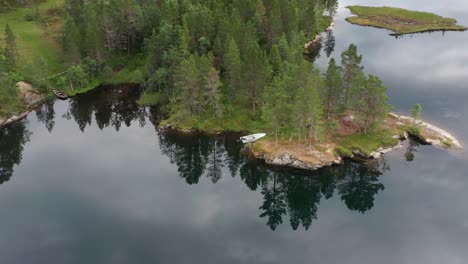 Vista-Aérea-Del-Lago-Avan