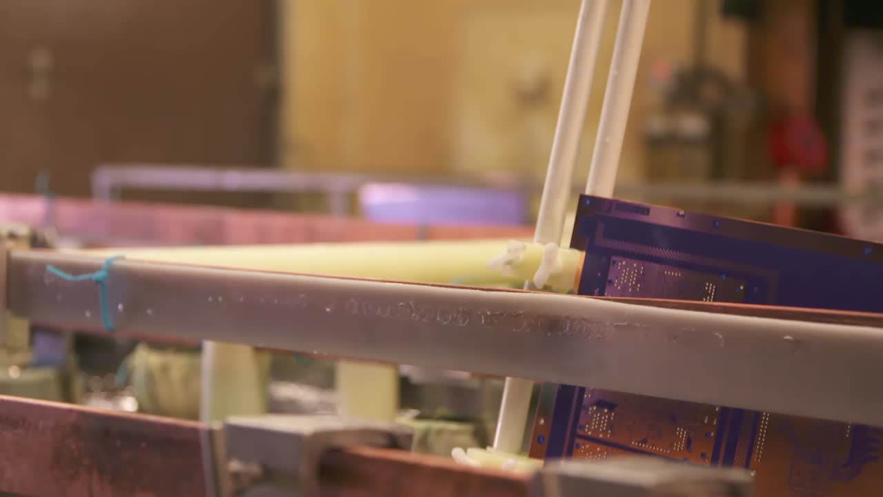 manipulation of a printed circuit