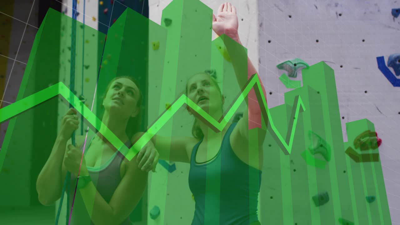 Dos escaladores asegurando y entrenando físicamente, mientras un gráfico aparece detrás, ascendiendo y los datos fluctuando.