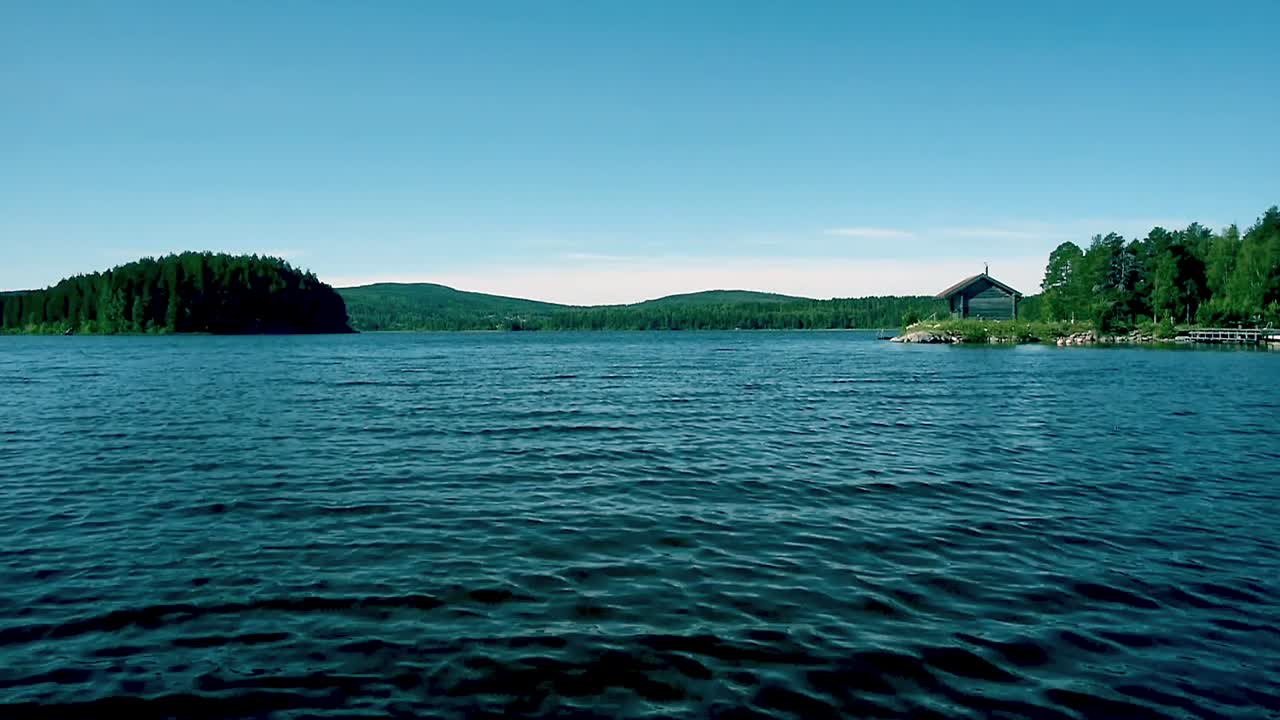 En lugn, klar, solig sommardag i Dalarna, Sverige