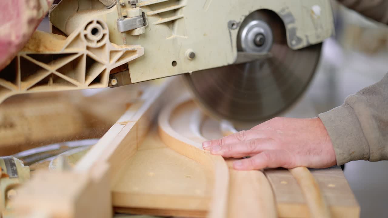 изделия для резки древесины с помощью электрической ручной пилы