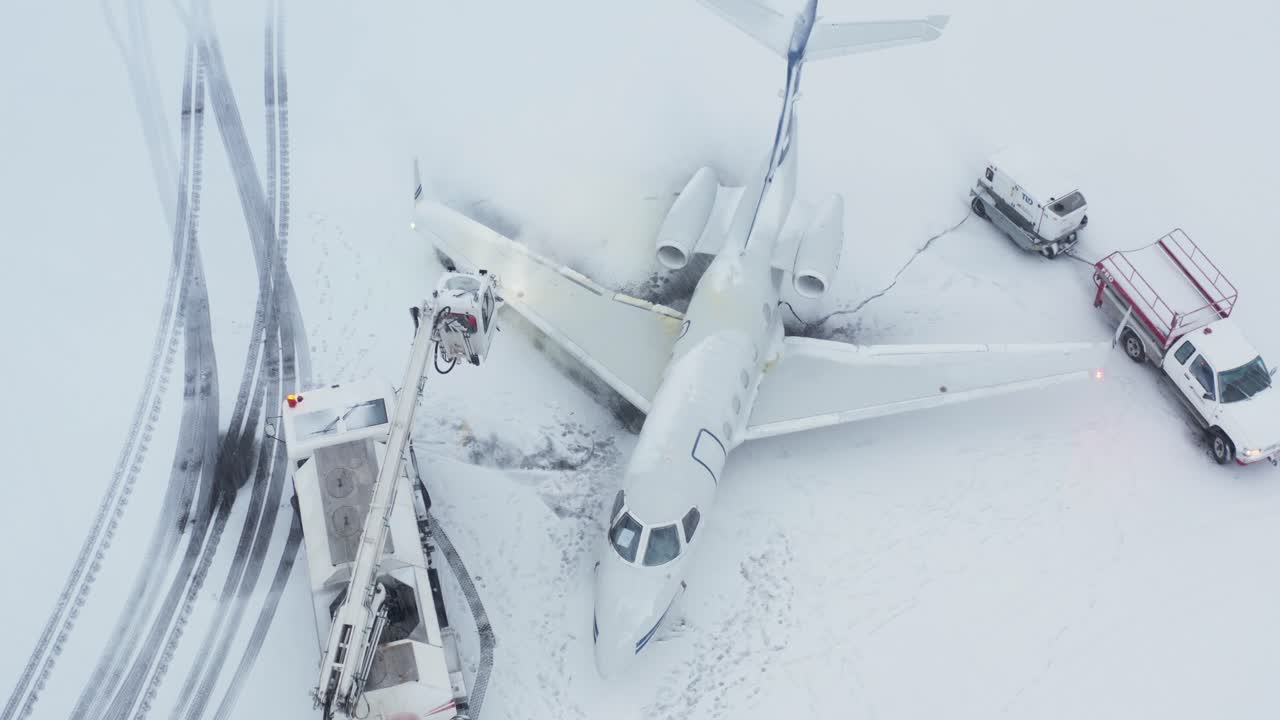 개인 비즈니스 비행기, 항공을 제빙하는 공항의 냉랭한 조건