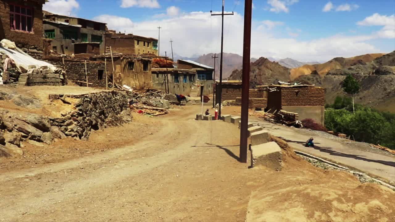 관광객들이 아시아의 히말라야 산맥을 여행하고 등산하기 위한 아름다운 여행지