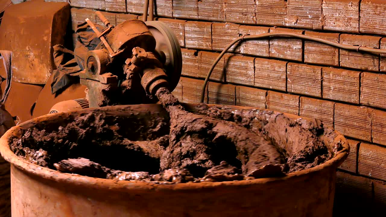 Pot Made of Clay Mixing Machine