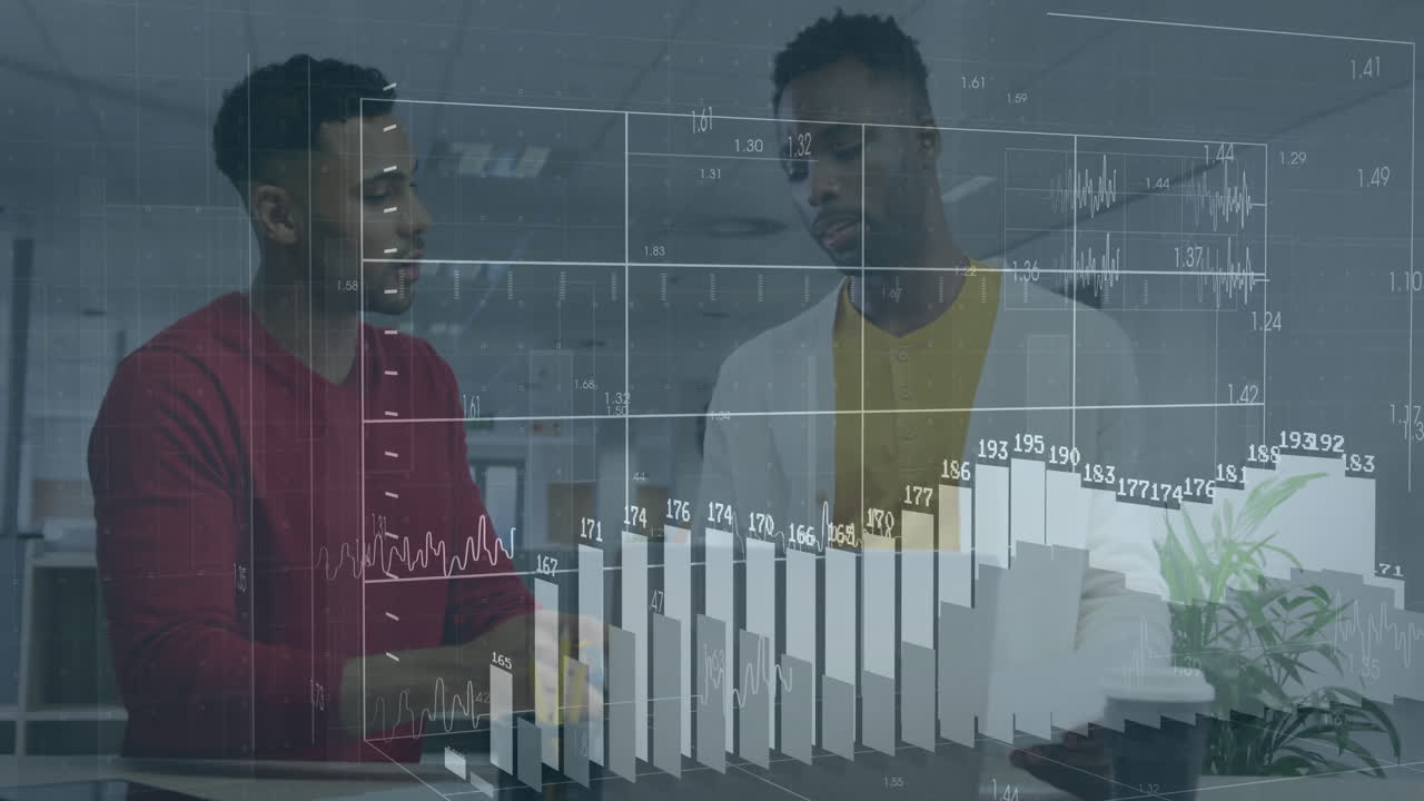 animazione dell'elaborazione dei dati finanziari su diversi uomini d'affari in ufficio