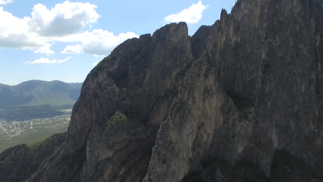 bajada de la sierra madre oriental muy cerca de monterrey nuevo león mexico
