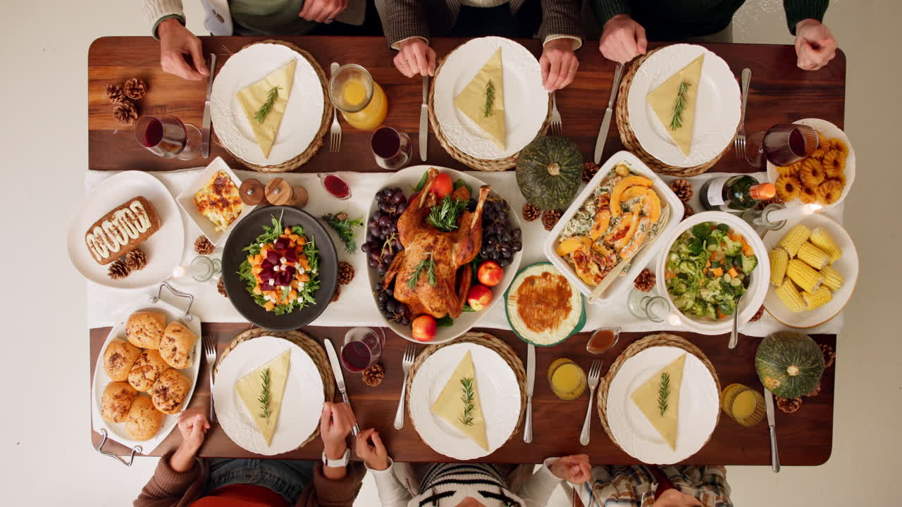cena de acción de gracias en familia