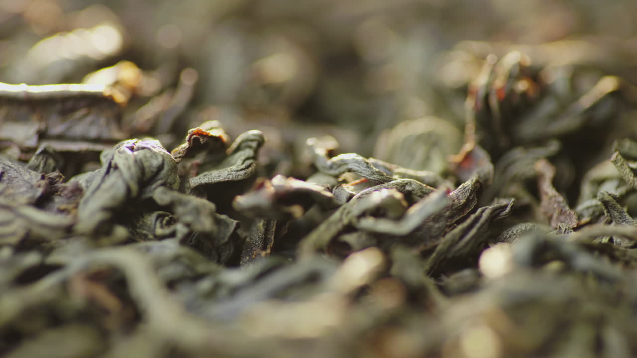 video 4k de té negro de hoja grande
