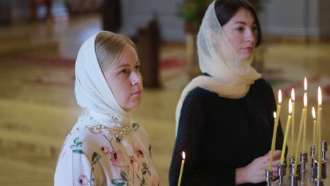 frauen in der kirche