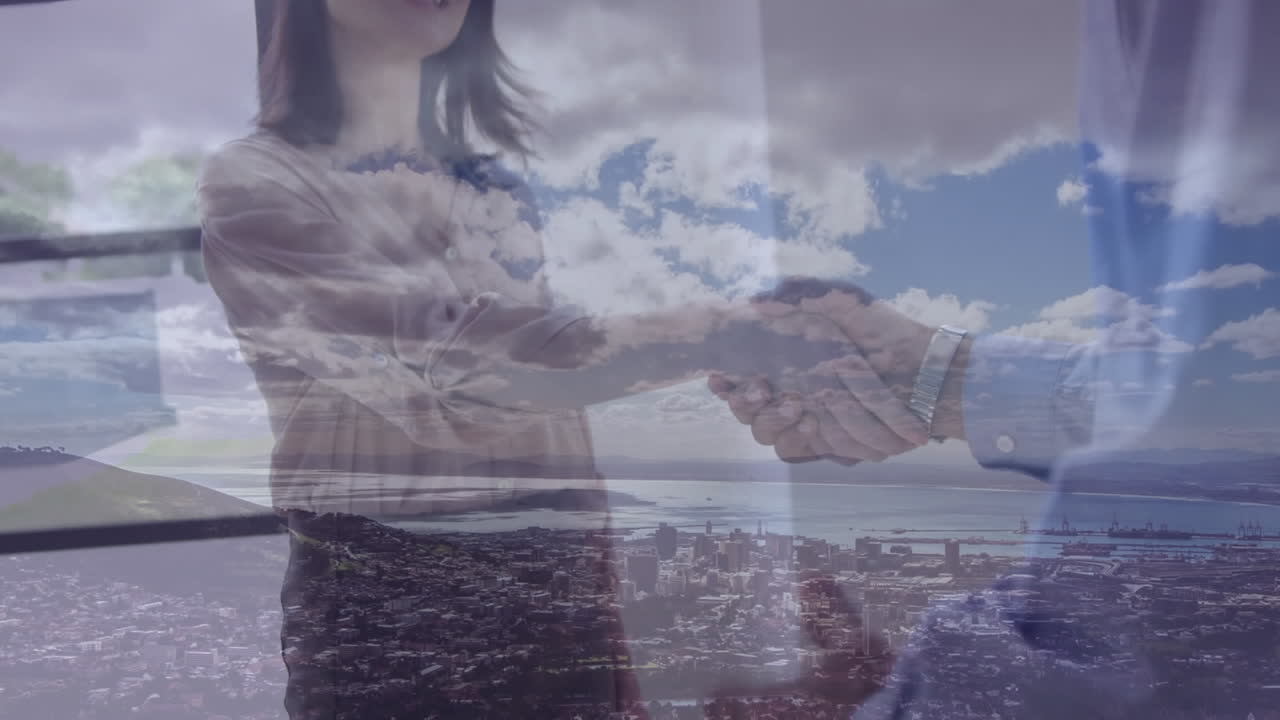 구름과 도시 풍경 위에서 사업가의 악수 애니메이션