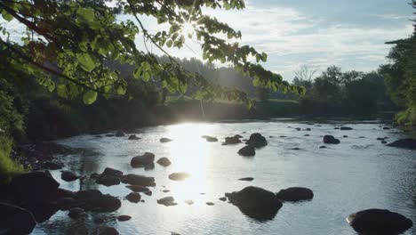 Río-Al-Amanecer-Con-Pan-Right3