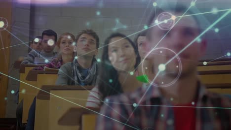animación de la red de conexiones y puntos de luz sobre diversos estudiantes
