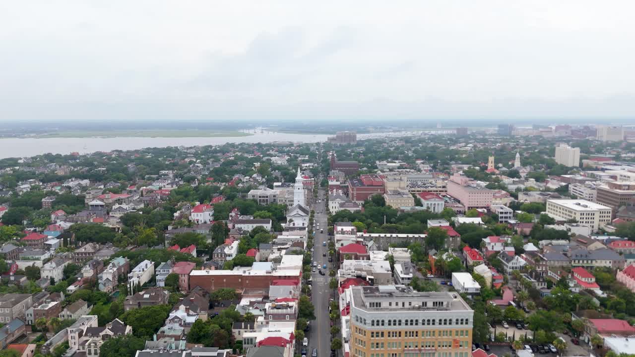 Ripresa statica da drone del centro di Charleston, Carolina del Sud