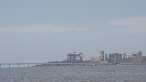 Bandra-Worli-Sealink-Bridge-Und-Skyline-In-Mumbai,-Indien