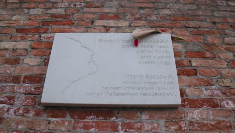 joseph brodsky's tribute plaque in venice