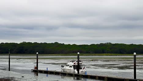 Hacia-El-Mar-Desde-El-Puerto-De-Chichester