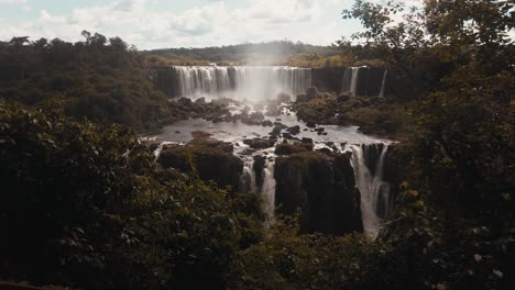 a true natural wonder, iguazu falls