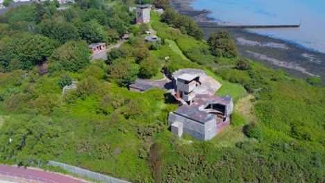 Coastal-Gun-Batteries-And-Watch-Tower-At-Beacon-Hill-Fort-In-Harwich,-Essex,-England