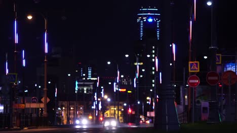 calle de la ciudad por la noche