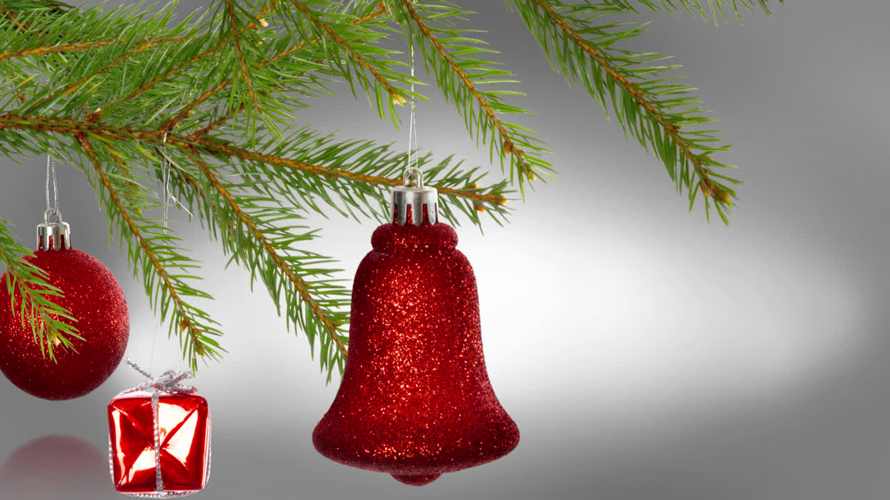 animación de ramas de abetos y decoraciones sobre fondo blanco