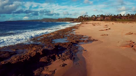 Nice-vista-aérea-shot-over-Molokai-Hawaii-beach-and-coastline