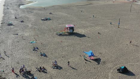 Torre-De-Salvavidas-En-La-Playa-De-Los-Ángeles,-California.