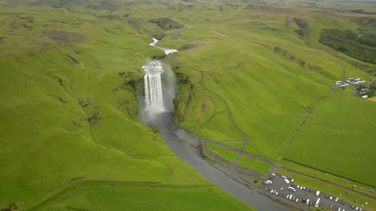 아이슬란드 의 스코가포스 폭포 의 공중 사진