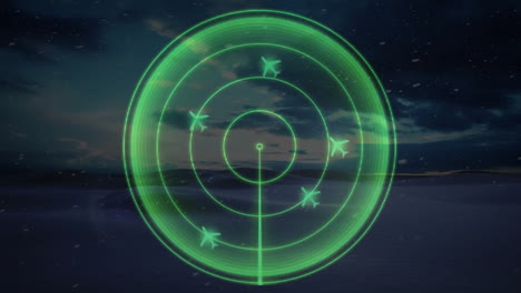animación de escaneo de radar verde sobre el cielo nocturno con nubes y estrellas