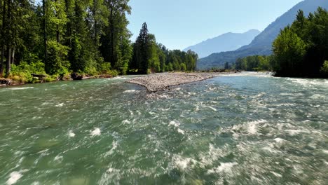 Chilliwack-River-With-Fast-Flowing-Water-In-Chilliwack,-British-Columbia,-Canada---pullback