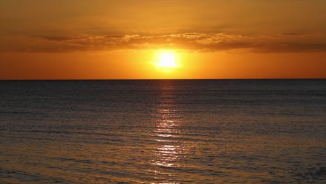 el glorioso bucle del atardecer del golfo