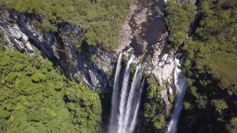 vista aérea de la cascada itaimbezinho en rio grande do sul, brasil