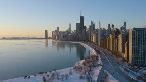 increíble vista del horizonte de chicago congelado en el vórtice polar de invierno