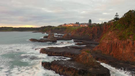 Sandsteinklippen-Und-Meerstapel-Von-Kathedralenfelsen-In-Kiama,-New-South-Wales-Australien