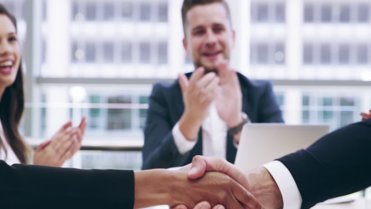 las grandes asociaciones deben ser celebradas