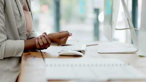 Black-woman,-wrist-pain-and-typing