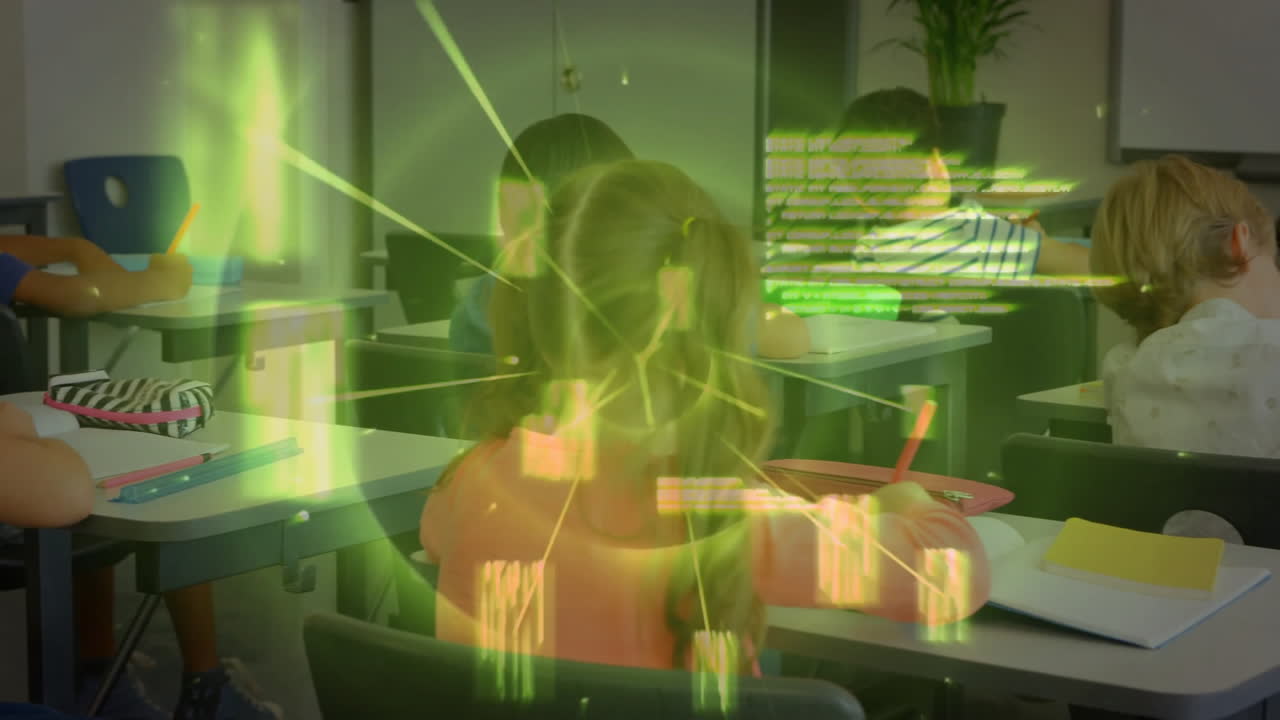 animación de procesamiento de datos digitales que superpone a los niños que estudian en el aula de la escuela