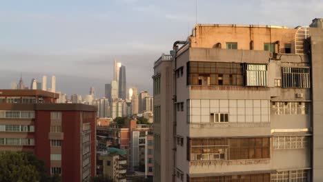 revelación del área cbd del centro de la ciudad de guangzhou desde detrás de edificios antiguos