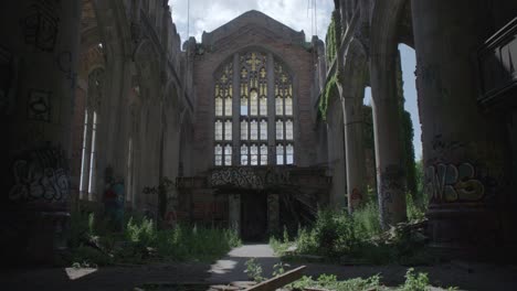 Amplio-Día-Interior-De-La-Catedral-Abandonada-En-Gary-Indiana